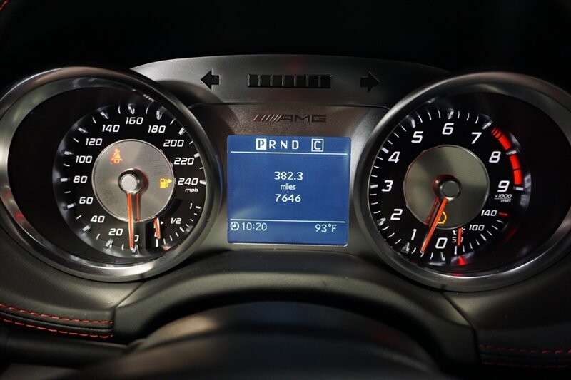 Mercedes-Benz SLS AMG GT Vehicle Full-screen Gallery Image 34