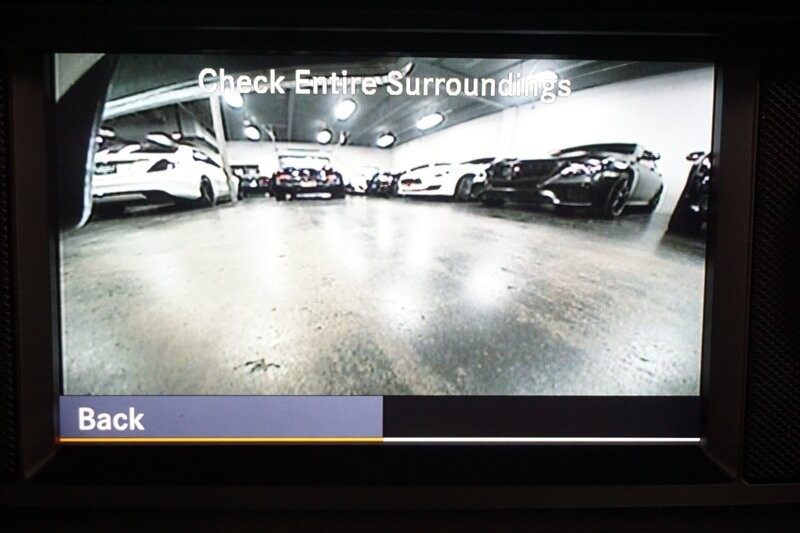 Mercedes-Benz SLS AMG GT Vehicle Full-screen Gallery Image 38