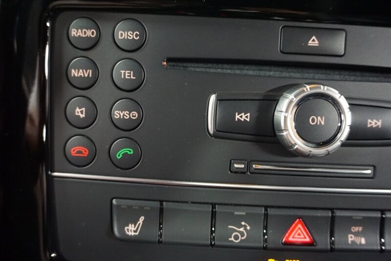 Mercedes-Benz SLS AMG GT Vehicle Full-screen Gallery Image 41