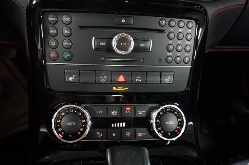 Mercedes-Benz SLS AMG GT Vehicle Full-screen Gallery Image 47