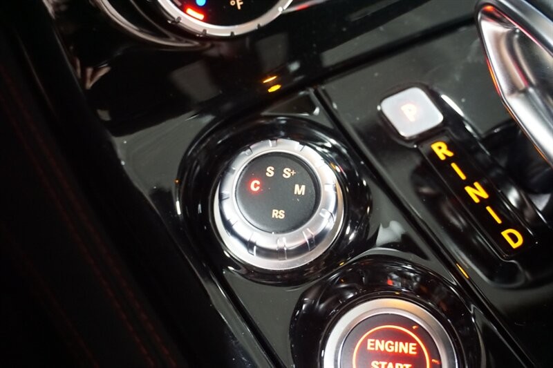 Mercedes-Benz SLS AMG GT Vehicle Full-screen Gallery Image 48