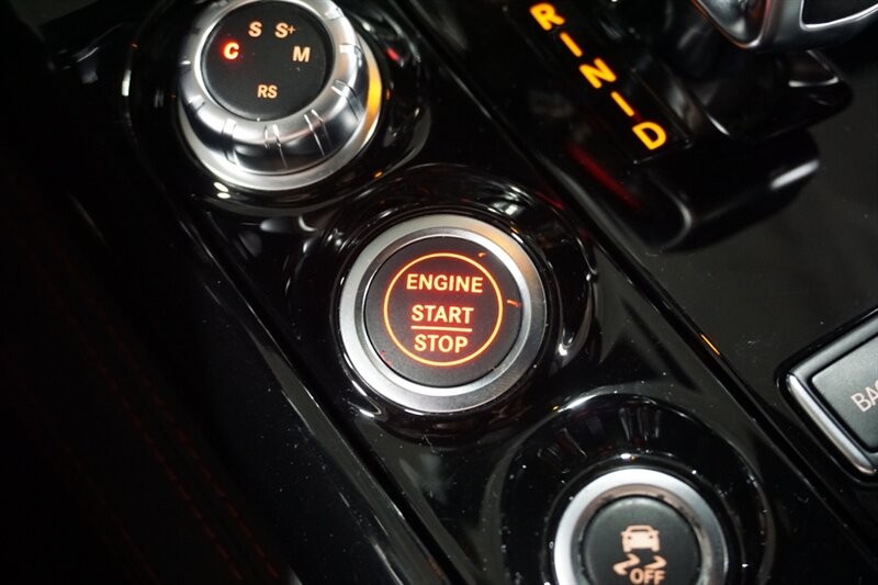 Mercedes-Benz SLS AMG GT Vehicle Full-screen Gallery Image 49