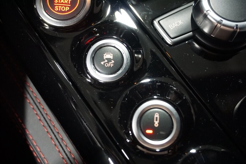 Mercedes-Benz SLS AMG GT Vehicle Full-screen Gallery Image 50