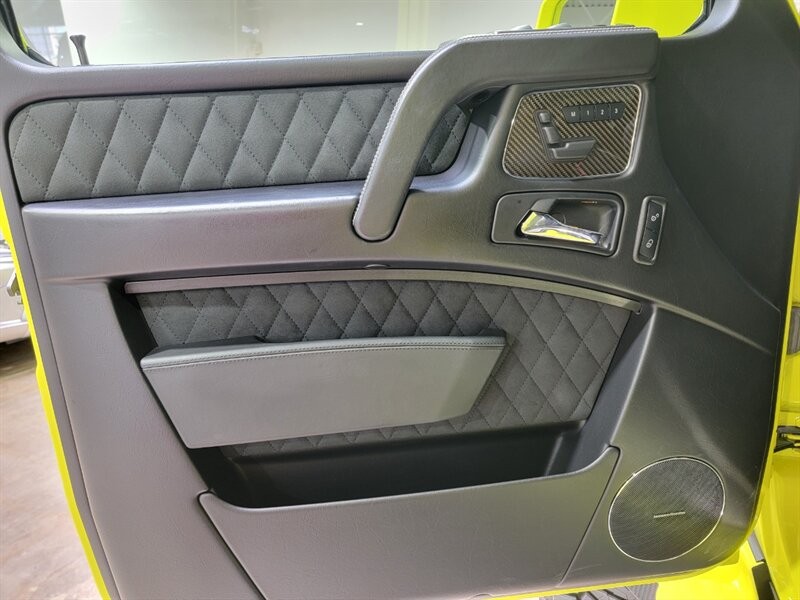 Mercedes-Benz G 550 4x4 Squared Vehicle Full-screen Gallery Image 14