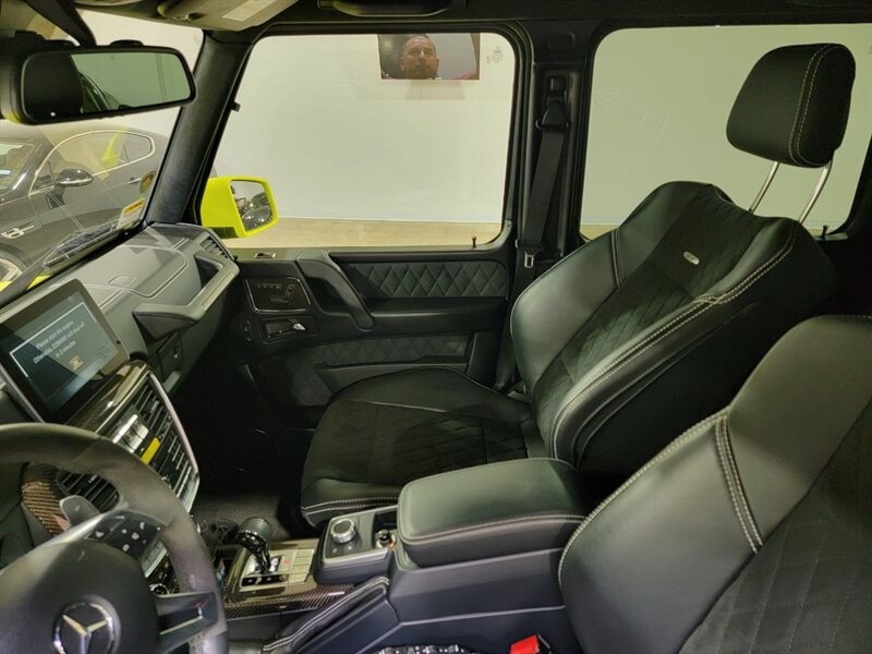 Mercedes-Benz G 550 4x4 Squared Vehicle Full-screen Gallery Image 16