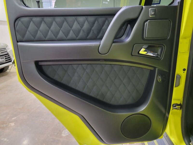 Mercedes-Benz G 550 4x4 Squared Vehicle Full-screen Gallery Image 20
