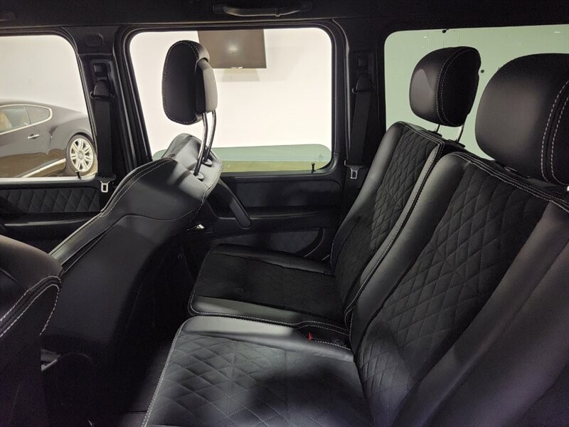 Mercedes-Benz G 550 4x4 Squared Vehicle Full-screen Gallery Image 21