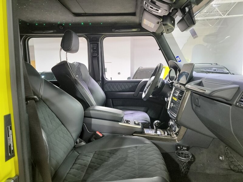 Mercedes-Benz G 550 4x4 Squared Vehicle Full-screen Gallery Image 33