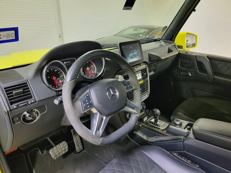 Mercedes-Benz G 550 4x4 Squared Vehicle Full-screen Gallery Image 35