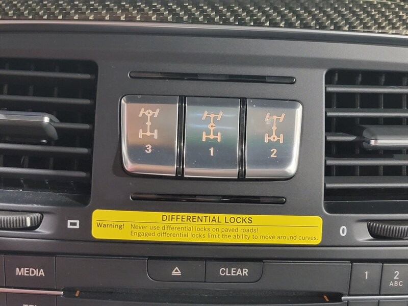 Mercedes-Benz G 550 4x4 Squared Vehicle Full-screen Gallery Image 48