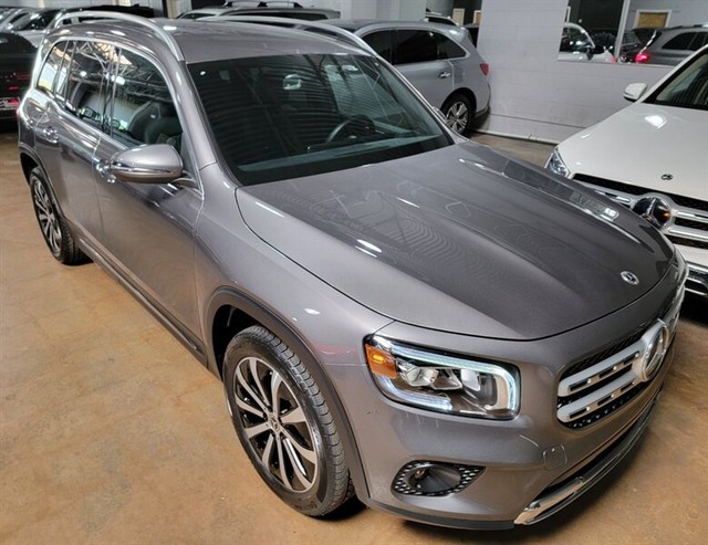 Mercedes-Benz 250 Vehicle Full-screen Gallery Image 15