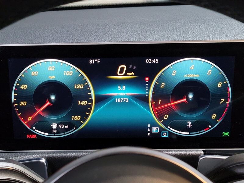 Mercedes-Benz 250 Vehicle Full-screen Gallery Image 49