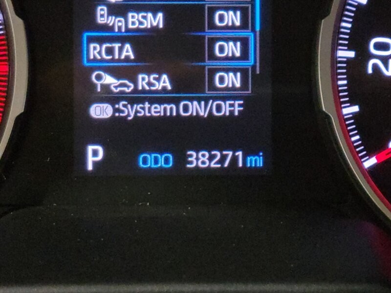 Toyota RAV4 XLE Vehicle Full-screen Gallery Image 47