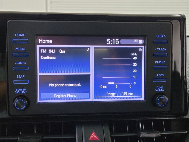 Toyota RAV4 XLE Vehicle Full-screen Gallery Image 50