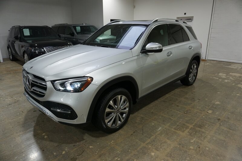 Mercedes-Benz GLE 350 Vehicle Full-screen Gallery Image 01