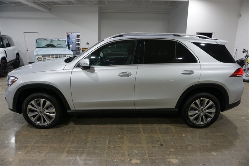 Mercedes-Benz GLE 350 Vehicle Full-screen Gallery Image 05