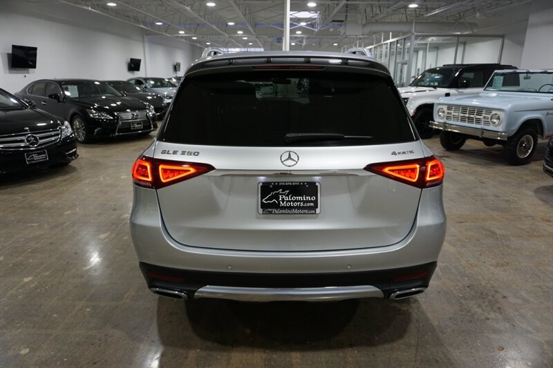 Mercedes-Benz GLE 350 Vehicle Full-screen Gallery Image 08