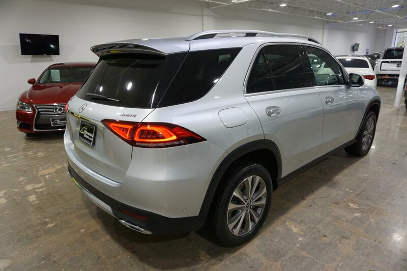 Mercedes-Benz GLE 350 Vehicle Full-screen Gallery Image 09