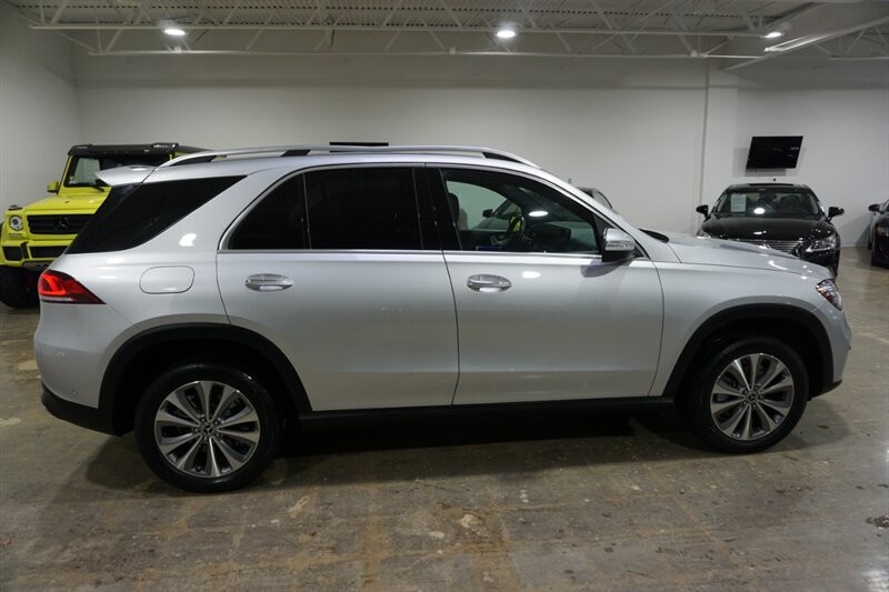 Mercedes-Benz GLE 350 Vehicle Full-screen Gallery Image 11