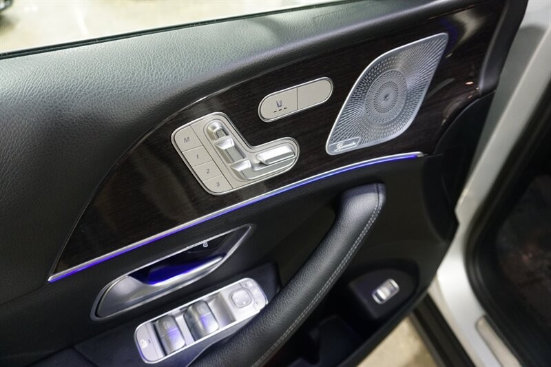 Mercedes-Benz GLE 350 Vehicle Full-screen Gallery Image 18