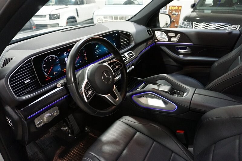 Mercedes-Benz GLE 350 Vehicle Full-screen Gallery Image 19