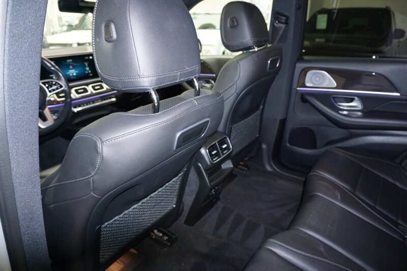 Mercedes-Benz GLE 350 Vehicle Full-screen Gallery Image 24