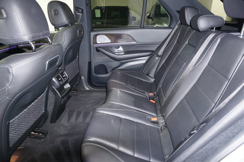 Mercedes-Benz GLE 350 Vehicle Full-screen Gallery Image 26
