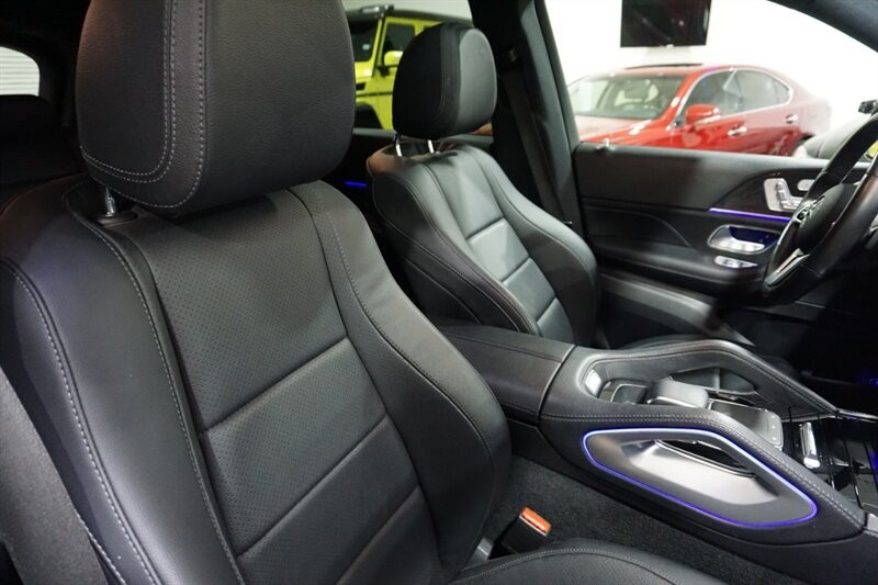 Mercedes-Benz GLE 350 Vehicle Full-screen Gallery Image 38