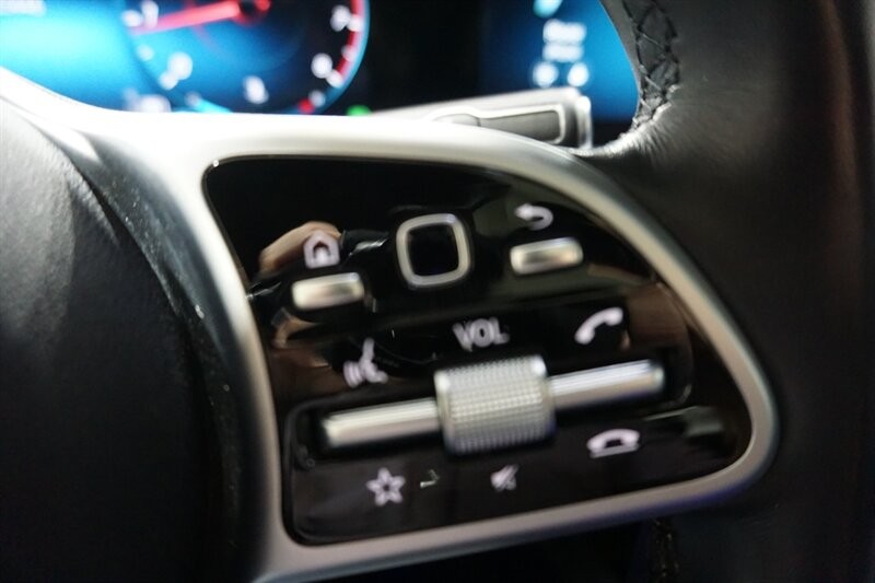 Mercedes-Benz GLE 350 Vehicle Full-screen Gallery Image 43