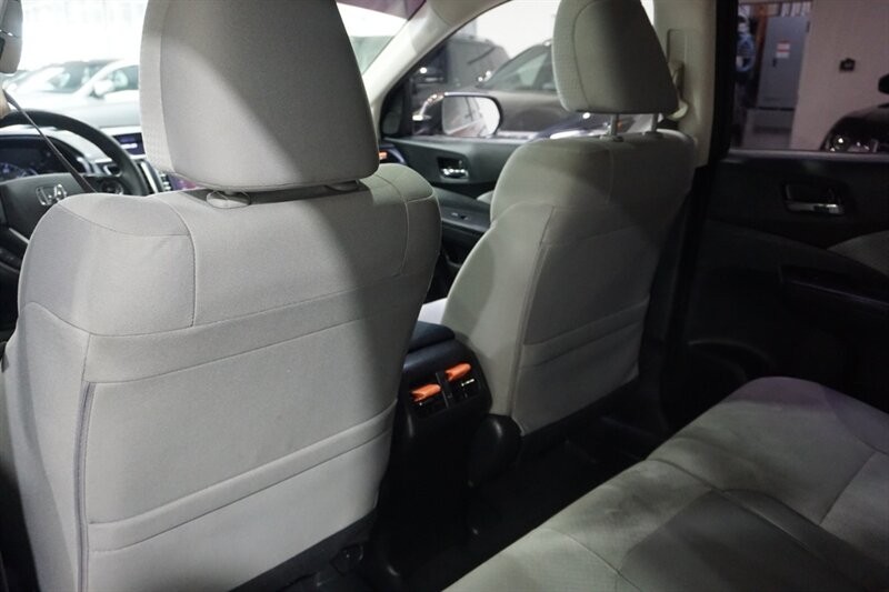 Honda CR-V EX Vehicle Full-screen Gallery Image 30