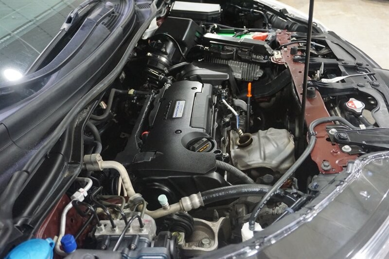 Honda CR-V EX Vehicle Full-screen Gallery Image 48