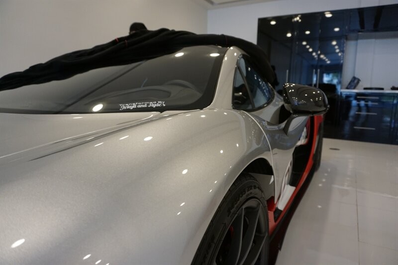 Mclaren P1 1-OWNER CLEAN-TITLE/CARFAX Vehicle Full-screen Gallery Image 05