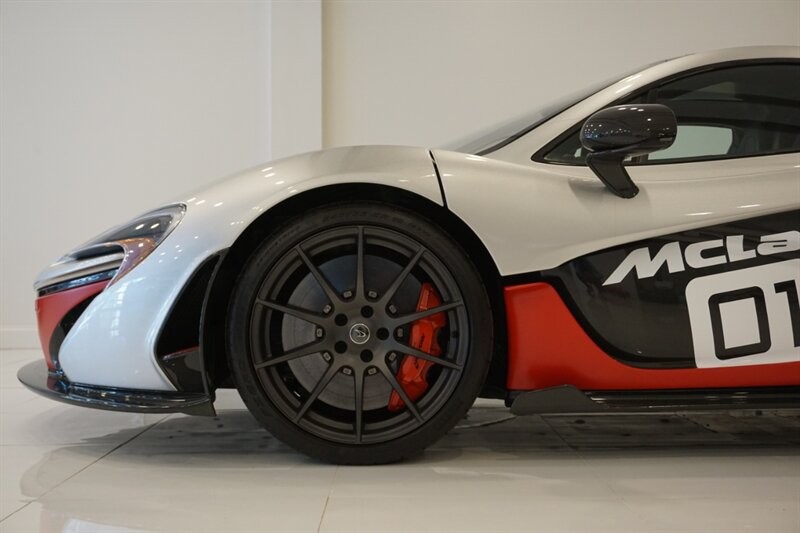 Mclaren P1 1-OWNER CLEAN-TITLE/CARFAX Vehicle Full-screen Gallery Image 07