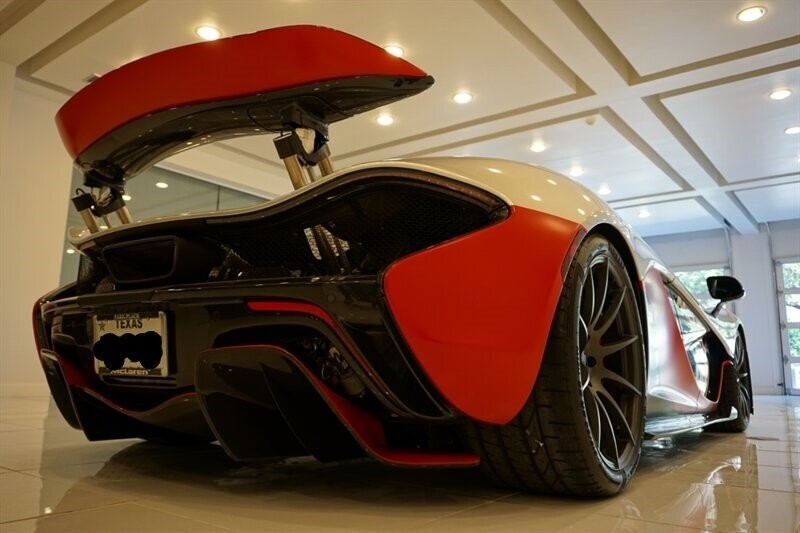 Mclaren P1 1-OWNER CLEAN-TITLE/CARFAX Vehicle Full-screen Gallery Image 22