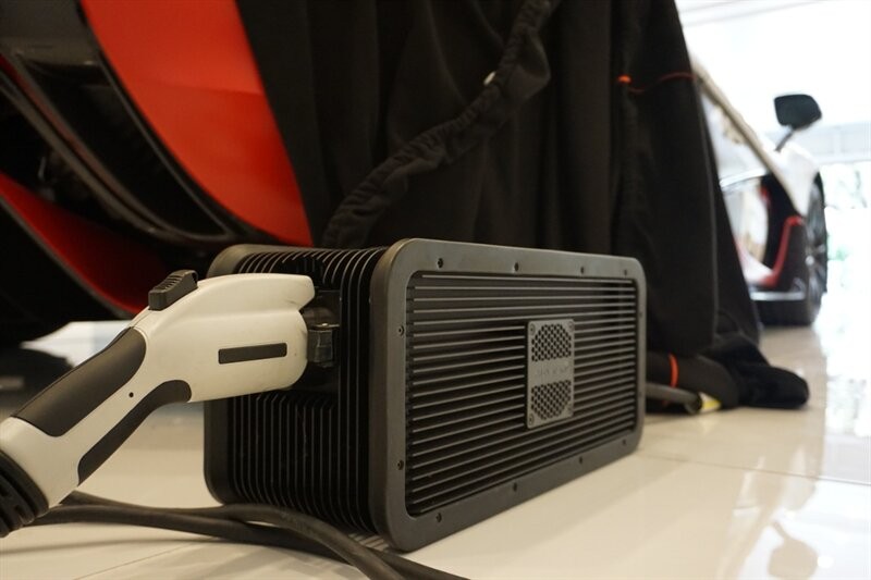 Mclaren P1 1-OWNER CLEAN-TITLE/CARFAX Vehicle Full-screen Gallery Image 38