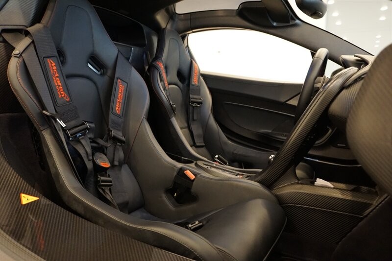 Mclaren P1 1-OWNER CLEAN-TITLE/CARFAX Vehicle Full-screen Gallery Image 47