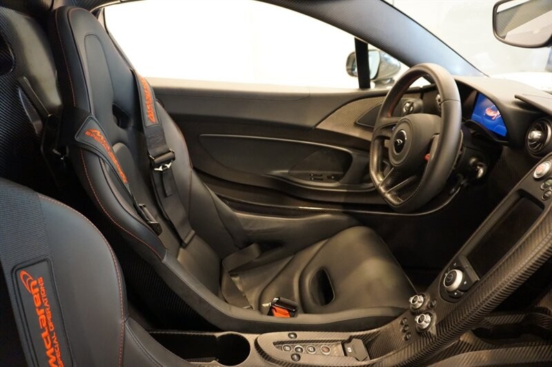 Mclaren P1 1-OWNER CLEAN-TITLE/CARFAX Vehicle Full-screen Gallery Image 49