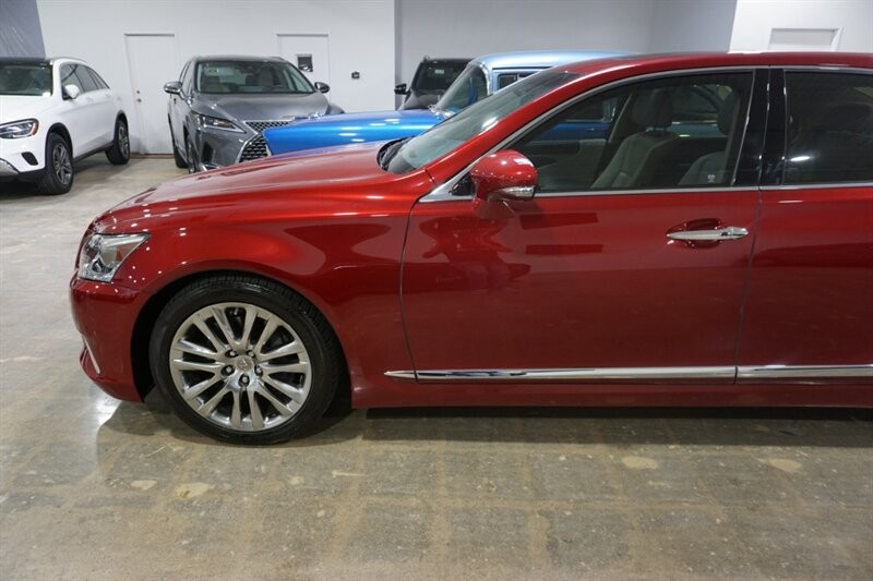 Lexus LS 460 460 Vehicle Full-screen Gallery Image 03