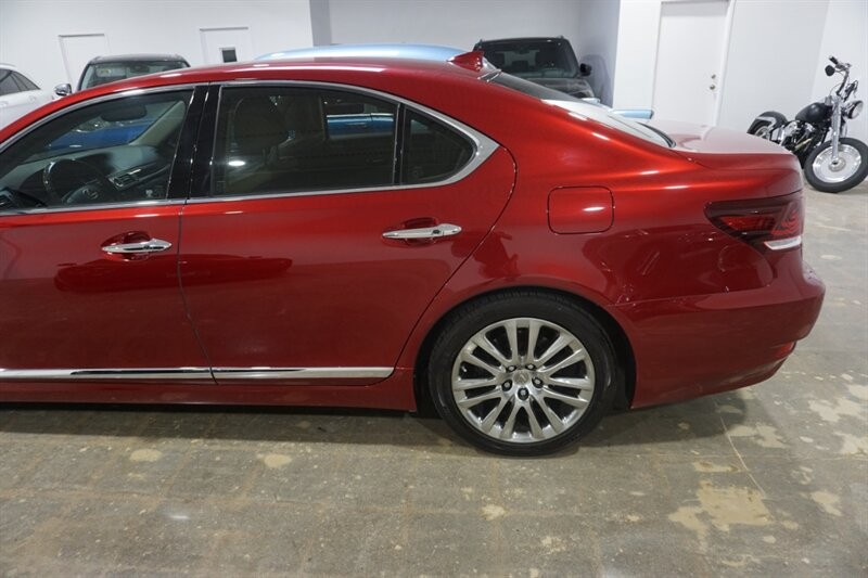 Lexus LS 460 460 Vehicle Full-screen Gallery Image 04