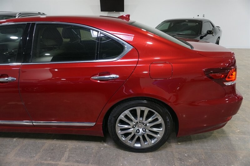 Lexus LS 460 460 Vehicle Full-screen Gallery Image 11