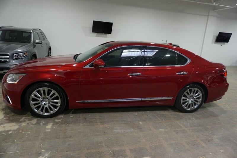 Lexus LS 460 460 Vehicle Full-screen Gallery Image 12