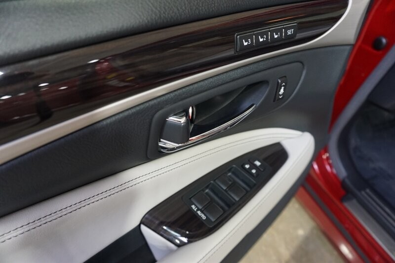 Lexus LS 460 460 Vehicle Full-screen Gallery Image 14