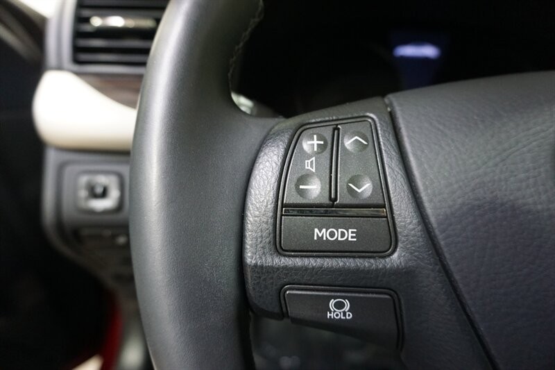 Lexus LS 460 460 Vehicle Full-screen Gallery Image 39