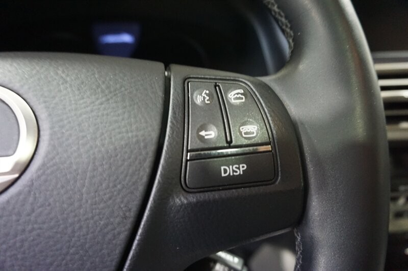 Lexus LS 460 460 Vehicle Full-screen Gallery Image 40