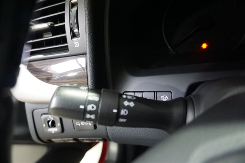 Lexus LS 460 460 Vehicle Full-screen Gallery Image 41