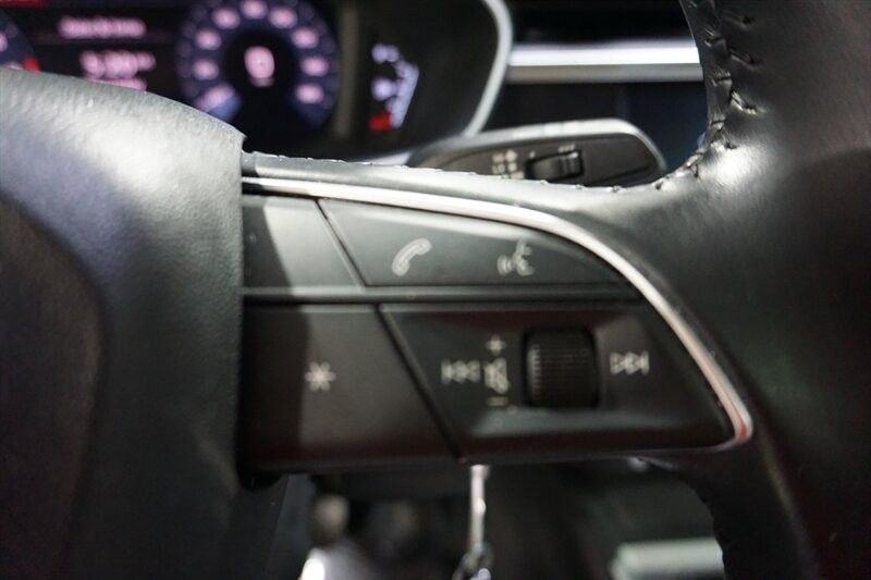 Audi Q3 2.0T quattro Premium Vehicle Full-screen Gallery Image 43