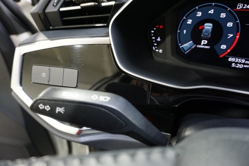 Audi Q3 2.0T quattro Premium Vehicle Full-screen Gallery Image 44