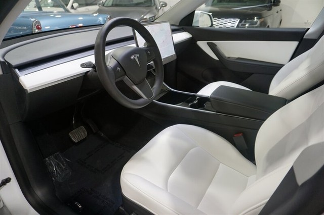 2021 Tesla Model Y Standard Range - Photo 16