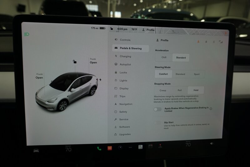 Tesla Model Y Standard Range Vehicle Full-screen Gallery Image 48