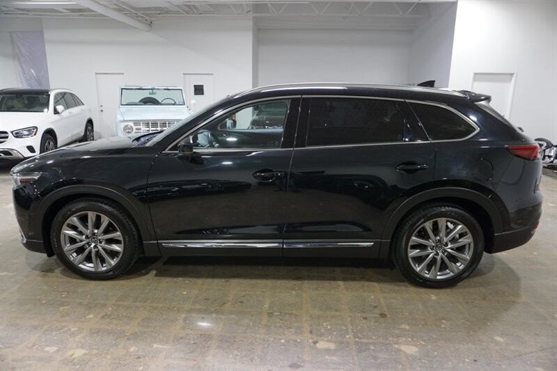 Mazda CX-9 Grand Touring Vehicle Full-screen Gallery Image 05